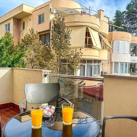 Exceptional 832 Appartement